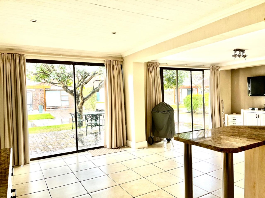 2 Bedroom Property for Sale in Keurboomstrand Western Cape